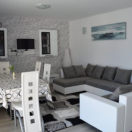 Apartmani Celjak Паг Экстерьер фото