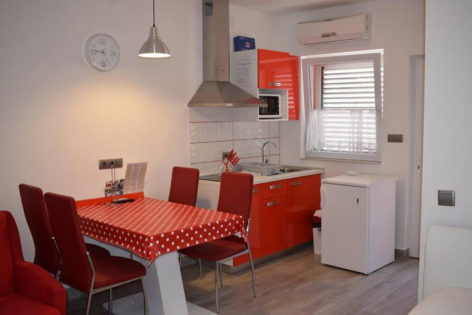 Apartmani Celjak Паг Экстерьер фото