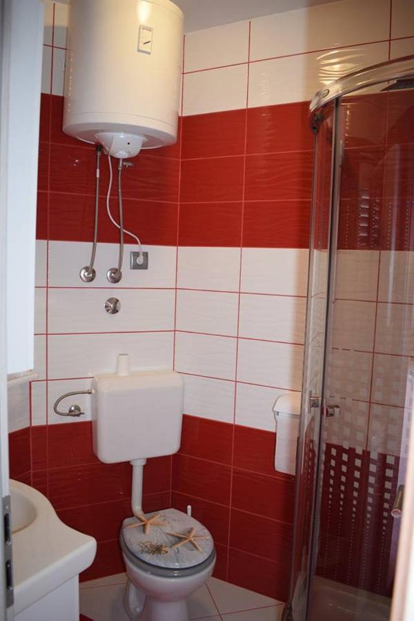 Apartmani Celjak Паг Экстерьер фото