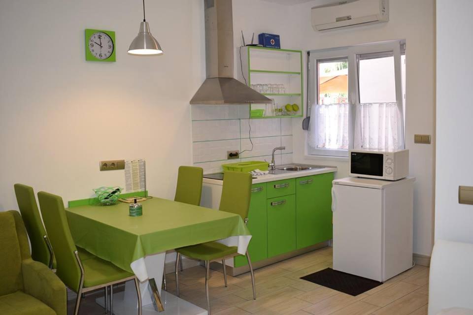 Apartmani Celjak Паг Экстерьер фото